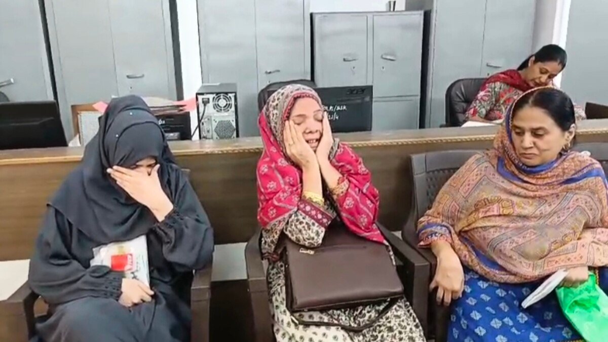 भारत-सरकार-के-आदेश-पर-बुलंदशहर-में-एक्शन,-चार-पाकिस्तानी-महिलाओं-को-भेजा-गया-पाकिस्तान