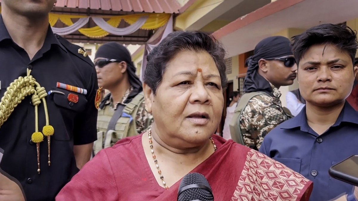 cg:-पूर्व-राज्यपाल-अनुसुइया-उइके-के-नाम-पर-फर्जीवाड़ा-करने-वाला-गिरफ्तार,-खुद-को-बताता-था-‘महामंडले